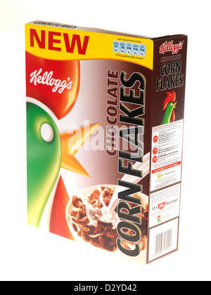 Paquet de marque Kelloggs Cornflakes chocolat fond blanc isolé avec aucun peuple et un chemin de détourage Banque D'Images