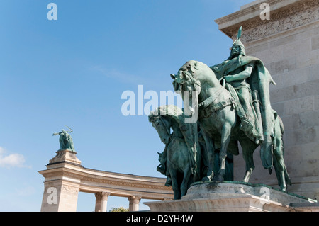 Rois hongrois monument de la Place des Héros à Budapest, Hongrie Banque D'Images