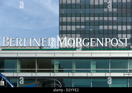 Un signe de le journal "Berliner Morgenpost" sur la construction de l'Europe Center. Le Kurfürstendamm. Berlin. Allemagne Banque D'Images