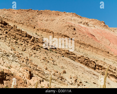 Detail shot rock structures et strates dans les chaînes de montagnes du Maroc Sud Banque D'Images