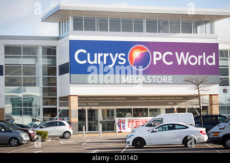 Vue d'un Currys & PC World megastore. Banque D'Images