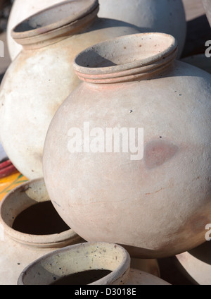 Pots en argile à vendre à Jodhpur, Inde, Asie Banque D'Images