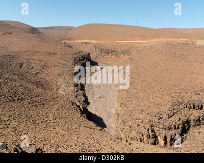 Gorges et canyons sur la route entre Ouarzazate et Marrakech, Maroc, Afrique du Nord Banque D'Images