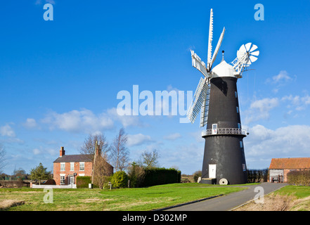 Sibsey Trader Mill Windmill Sibsey village East Lindsay Lincolnshire Angleterre GB Europe Banque D'Images