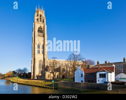 Le Boston stump ou Eglise St Botolph et rivière Witham Boston Lincolnshire Angleterre GO UK EU Europe Banque D'Images