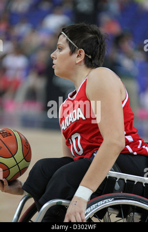 Katie Harnock du Canada v Grande-Bretagne (GB) en féminine de basketball en fauteuil roulant à l'O2 Arena, London aux Jeux paralympiques 2012 Banque D'Images