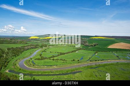 Cuckmere qui traverse la rivière Cuckmere Valley dans les South Downs, East Sussex, England, UK Banque D'Images