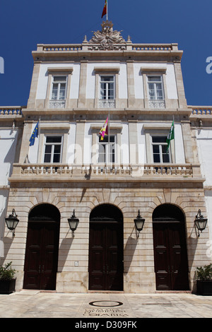 La façade de l'hôtel de ville (Camara Municipal) à Coimbra, Portugal. Banque D'Images