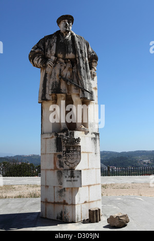 Statue du Roi Dom Joao III (1502 - 1557) dans la région de Coimbra, Portugal. T Banque D'Images