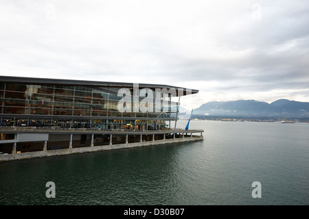 Tôt le matin, au Vancouver Convention Centre bâtiment ouest sur Burrard Inlet BC Canada Banque D'Images