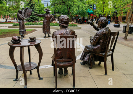 La célèbre statue de cinq alias le 'Les femmes sont des personnes' monument, Calgary, Alberta, Canada Banque D'Images