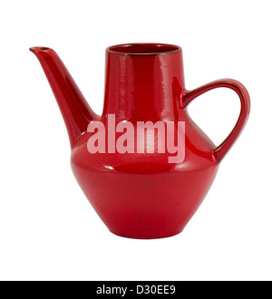 Ancienne rétro rouge argile céramique pichet verseuse théière growler blackjack jar avec poignée isolé sur fond blanc Banque D'Images