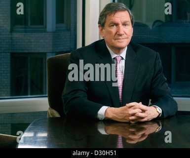 Un portrait de Richard Holbrooke, Envoyé spécial américain pour le Pakistan et l'Afghanistan, photographié en 2005 dans The Perseus LLC bureau à New York. Banque D'Images