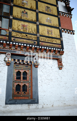 Les détails architecturaux, façade dans la cour de triage à tashi chodzong dzong, forteresse de la glorieuse religion,Bhoutan,36MPX Banque D'Images