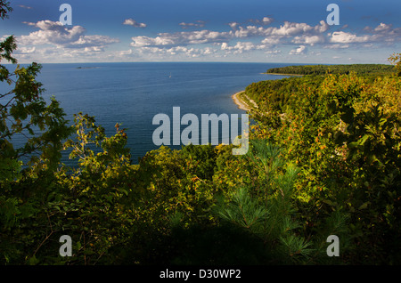 Les touristes à Sven's Bluff un panorama à à Green Bay dans la péninsule State Park dans le comté de porte, au Wisconsin Banque D'Images