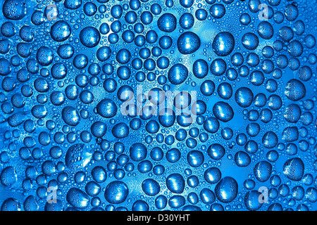 Groupe de goutte d'eau sur la surface de verre Banque D'Images