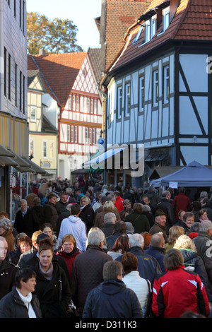 Hofgeismar, Allemagne, foule dans la zone piétonne de la vieille ville Banque D'Images