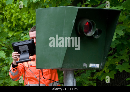 Dresde, Allemagne, l'installation d'un radar de vitesse Banque D'Images