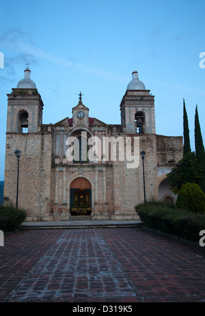 Chihuahua Église de San Pedro Y San Pablo - Oaxaca - Mexique Banque D'Images