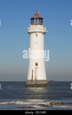 New Brighton phare construit sur la roche de la Perche à l'embouchure de la Mersey Estuary Banque D'Images