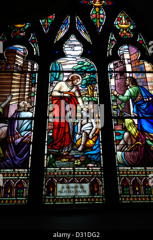 jésus guérissant le vitrail malade fenêtre dans le saint rosaire cathédrale de Vancouver C.-B. Canada Banque D'Images