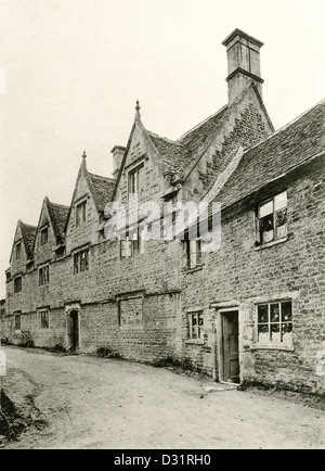 Une plaque de rue phototypie ' avant d'une maison de ferme, peu Rissington, Glos.' numérisée à partir d'un livre publié en 1905. Banque D'Images