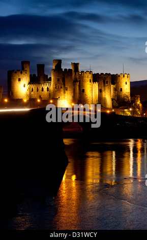 Château de Conwy, au crépuscule / nuit / Crépuscule Conwy County North Wales UK Banque D'Images