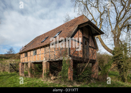 Cadre en bois de grange Ashton sous Hill, Worcestershire, Angleterre, RU Banque D'Images