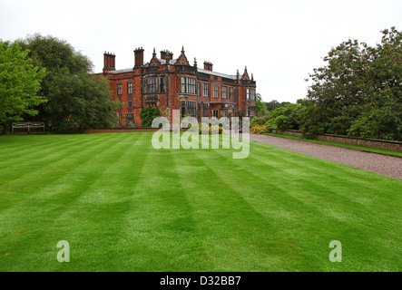 La façade sud de Arley Hall and gardens Cheshire England UK Banque D'Images