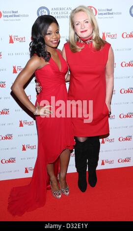 Gabrielle Douglas, Pamella Roland présents pour la vérité du coeur's Red Dress collection Fashion Show Piste, Hammerstein Ballroom, New York, NY Le 6 février 2013. Photo par : Andres Otero/Everett Collection Banque D'Images