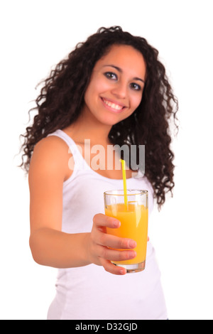 Jeune femme tenant des fruits. Isolated over white Banque D'Images