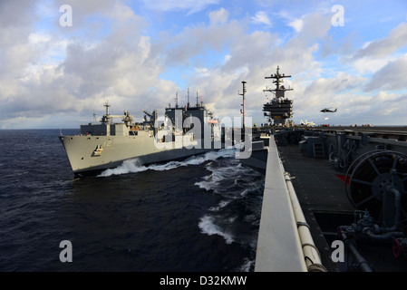 L'Armée Commande de transport maritime de marchandises et de munitions ship USNS William McLean (T-AKE 12 Banque D'Images