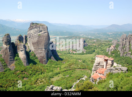 Vue de dessus sur le Rousannou - monastère Sainte Barbara, Météores, Grèce Banque D'Images