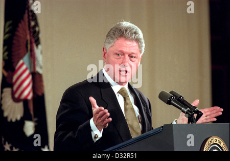 Le président américain Bill Clinton lors d'une conférence de presse à la Maison Blanche le 1 juillet, 1999 à Washington, DC. Banque D'Images