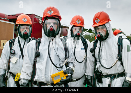 Appareils respiratoires autonomes utilisés pour la décontamination du semoir pour les compagnies d'incendie Ames New York Comté Banque D'Images