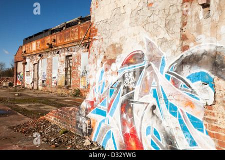 Un bâtiment industriel abandonné dans la région de Barrow in Furness, Cumbria, Royaume-Uni, Banque D'Images