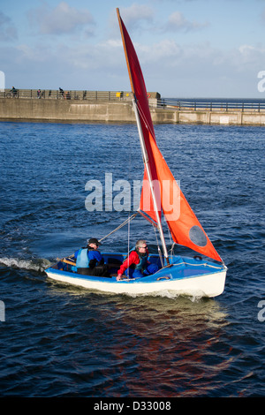 Les courses de canot à New Brighton le lac marin. Banque D'Images