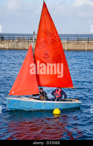 Les courses de canot à New Brighton le lac marin. Banque D'Images