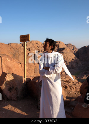 Homme Bédouins arabes au Mont Sinaï, Saint Luc, l'Égypte. Banque D'Images