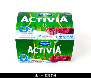 Pack de yaourts Activia de Danone, UK Banque D'Images