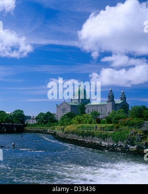 La Cathédrale de Galway et la rivière Corrib, comté de Galway, Irlande Banque D'Images