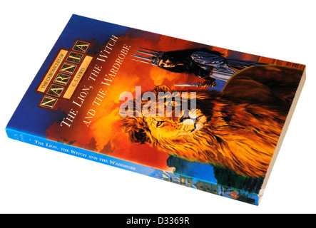 Le lion la sorcière blanche et l'armoire par CS Lewis, le second volume dans le monde de Narnia Banque D'Images
