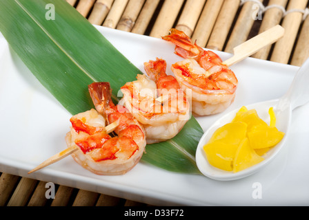 Brochettes de crevettes fruits de mer japonais royal .libre Banque D'Images