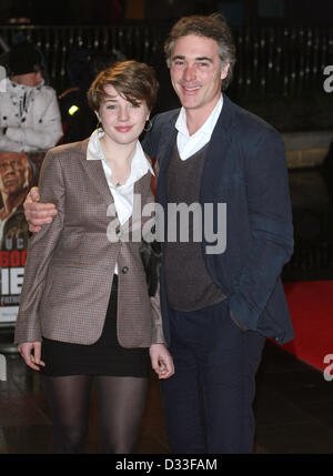 GAIA ROMILLY WISE & GREG WISE une bonne journée à la vie dure. UK FILM PREMIERE LONDON ENGLAND UK 07 Février 2013 Banque D'Images