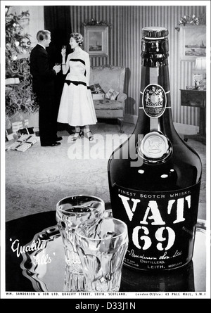 Vintage des années 1950 Publicité imprimée à partir de la revue anglaise TVA publicité 69 Scotch Whisky Banque D'Images