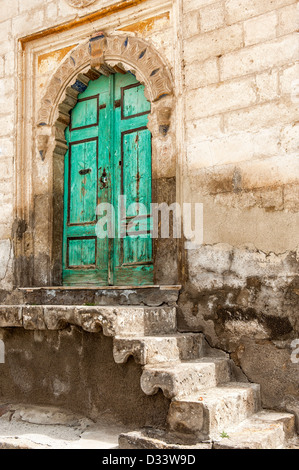 Mustafapasa, porte en bois, Cappadoce, Anatolie, Turquie Banque D'Images