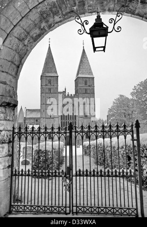 De Southwell Minster monochrome dans la neige, Dorset UK Banque D'Images