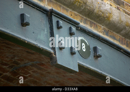 Pont sur le Regents Canal à Londres, Angleterre Banque D'Images