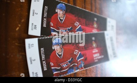 Une paire de billets de hockey des Canadiens de Montréal. IMAGES DE LA PRESSE CANADIENNE/Lee Brown Banque D'Images