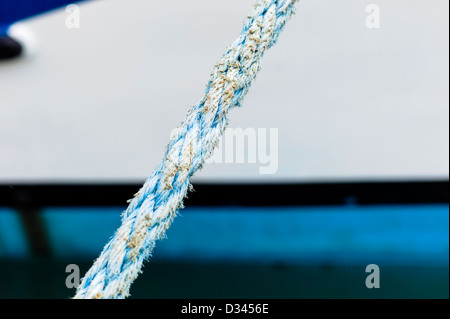 Location de bateaux de pêche commerciale et dans le port, Homer, Alaska, USA. Détail de cordes et le gréement. Banque D'Images